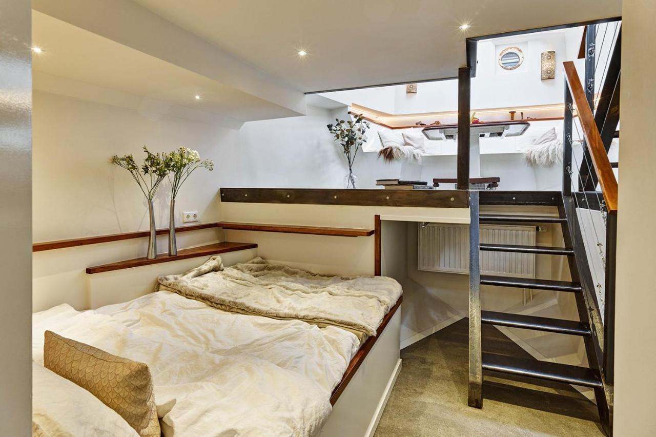 A304 Romantic Seaship In Top Center Amsterdam Esterno foto