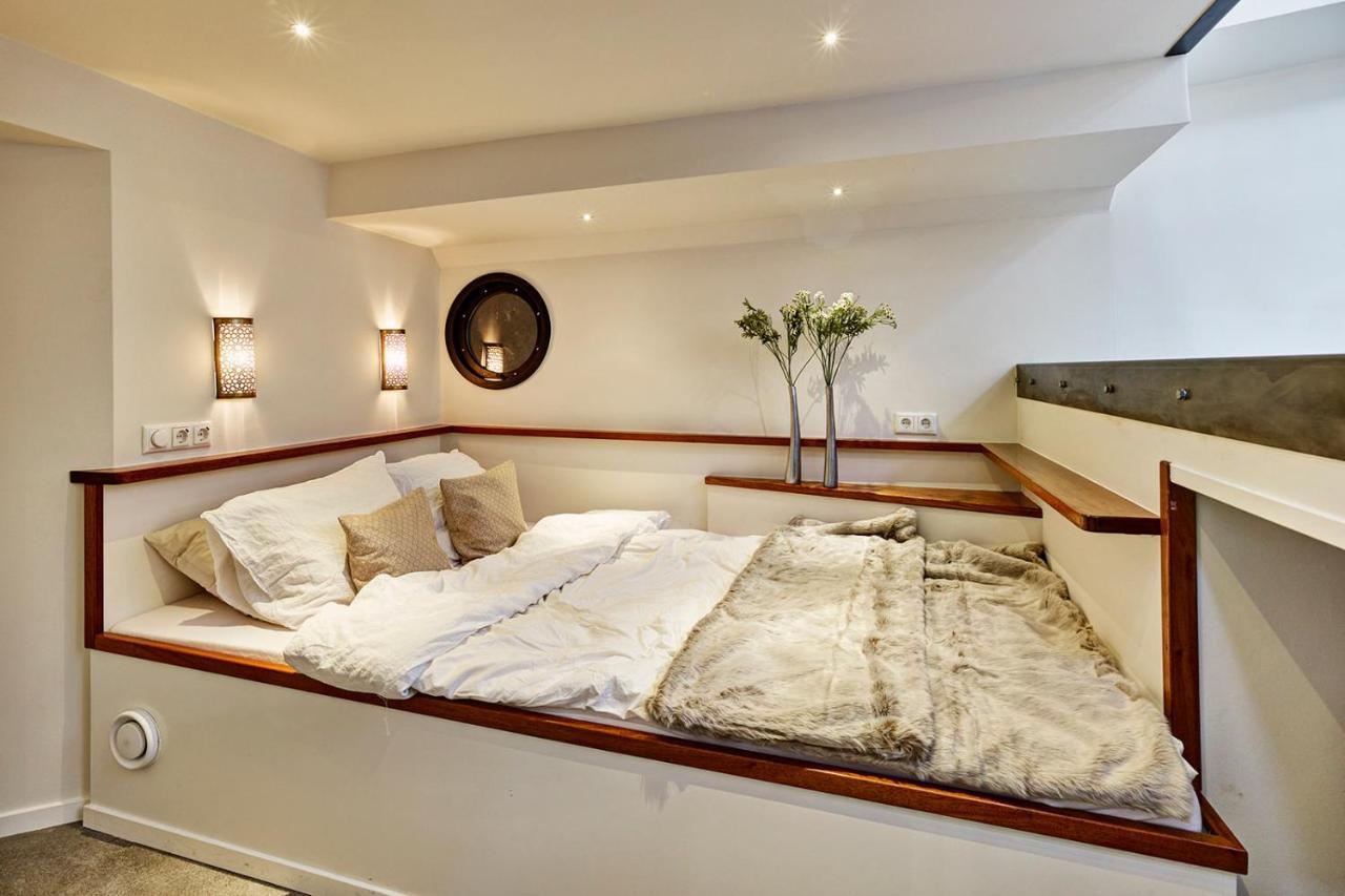 A304 Romantic Seaship In Top Center Amsterdam Esterno foto