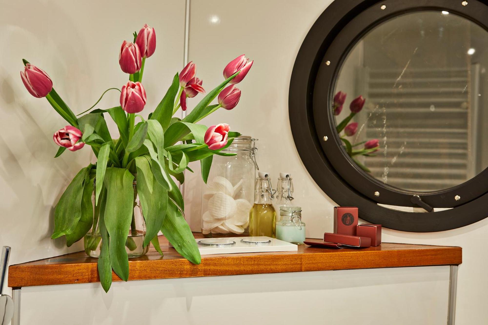 A304 Romantic Seaship In Top Center Amsterdam Esterno foto