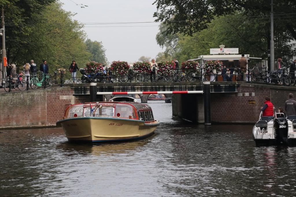 A304 Romantic Seaship In Top Center Amsterdam Esterno foto